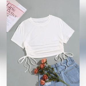 Solid drawstring side crop tee